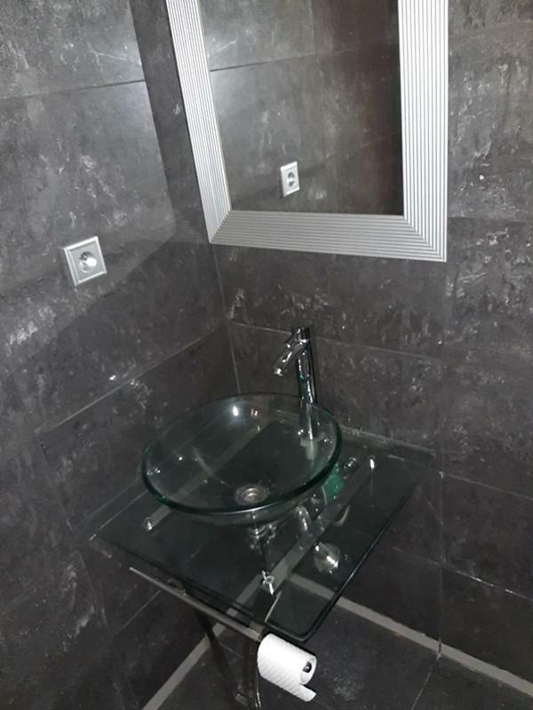 Pleasant Apartment Under The Bratislava Castle Екстериор снимка